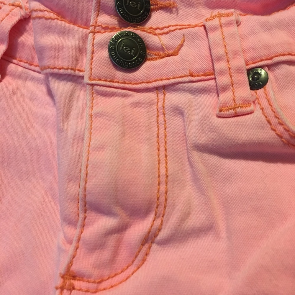 Shorts - Picture 2 of 3